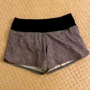 Lululemon Size 2 long(4") Speed Up Shorts